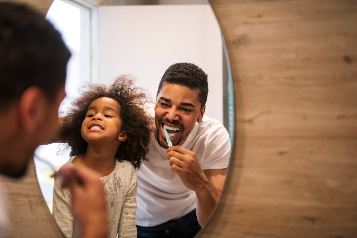 Manchas brancas nos dentes? Pode ser fluorose dentária