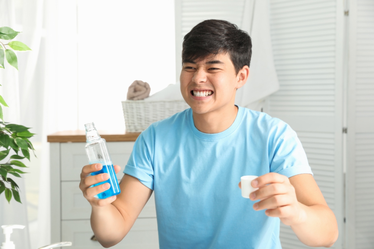 Enxaguante bucal é mesmo necessário na higiene?